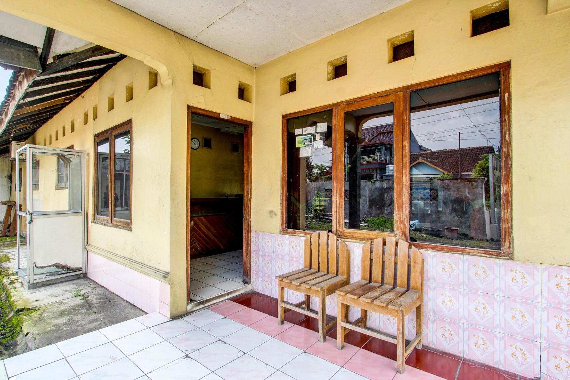 Spot On 92336 Hotel Sukowati Solo Εξωτερικό φωτογραφία