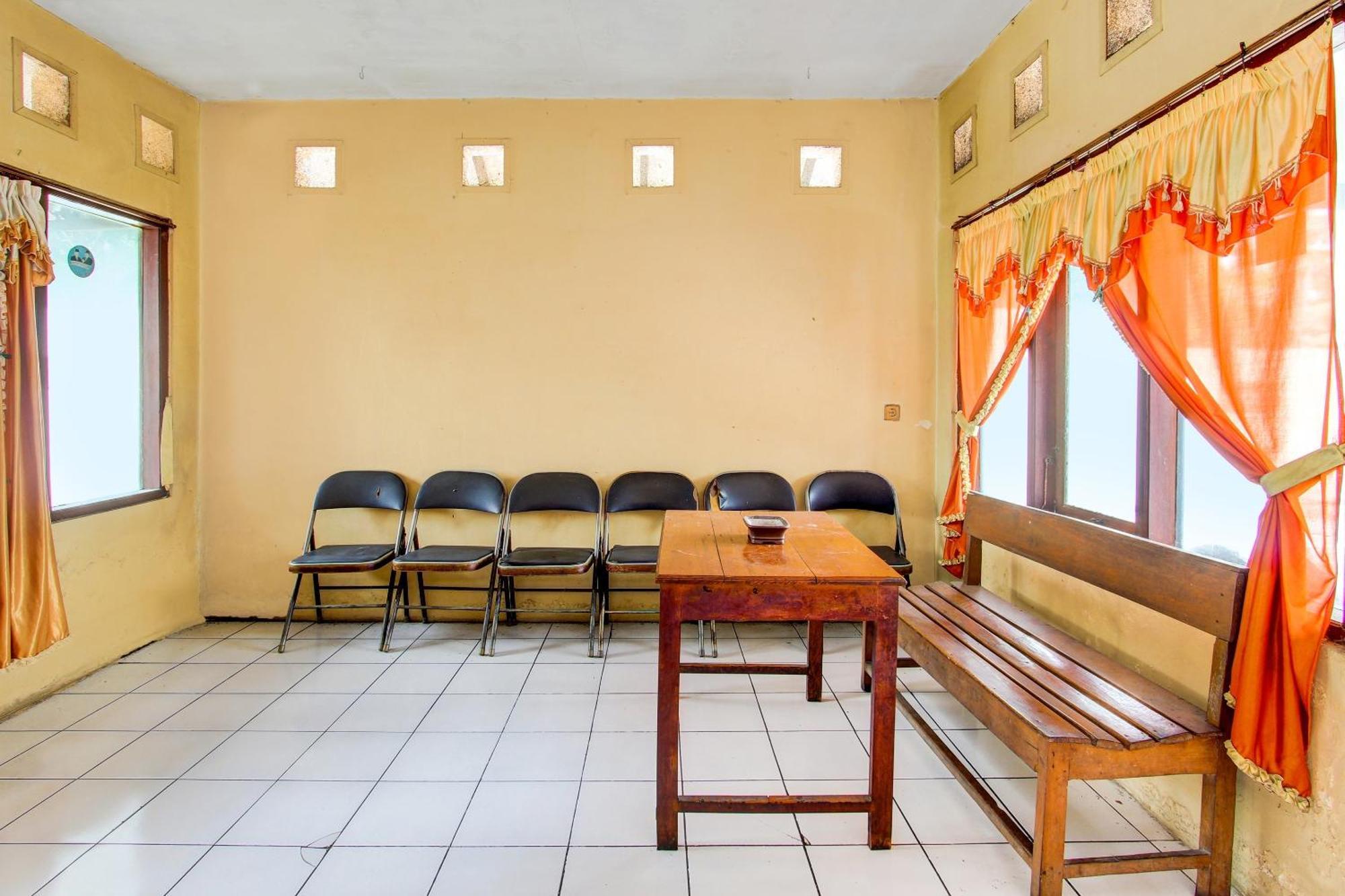 Spot On 92336 Hotel Sukowati Solo Εξωτερικό φωτογραφία